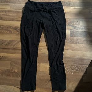 Women’s black capri leggings size M